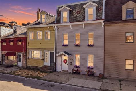 902 James Street East Allegheny PA 15212