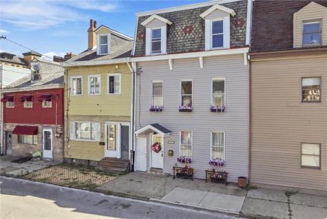 902 James Street East Allegheny PA 15212