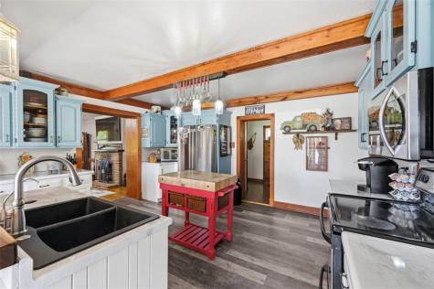 2976 Henderson Road Mt Pleasant Township PA 15301