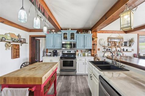 2976 Henderson Road Mt Pleasant Township PA 15301