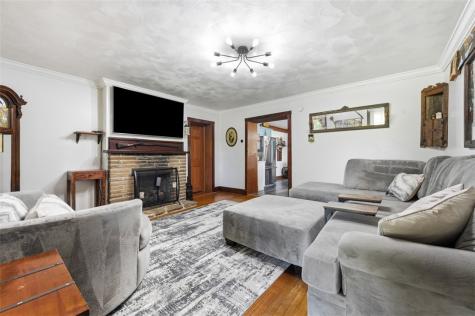 2976 Henderson Road Mt Pleasant Township PA 15301