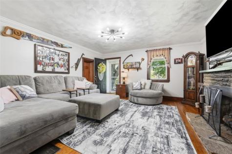 2976 Henderson Road Mt Pleasant Township PA 15301