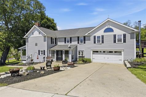 2976 Henderson Road Mt Pleasant Township PA 15301