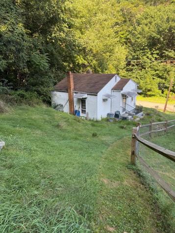1110 Tevebaugh Hollow Road Economy PA 15042