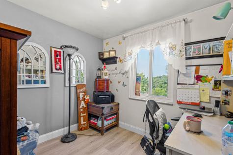 610 Sunnyland Avenue Overbrook PA 15227