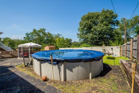 610 Sunnyland Avenue Overbrook PA 15227