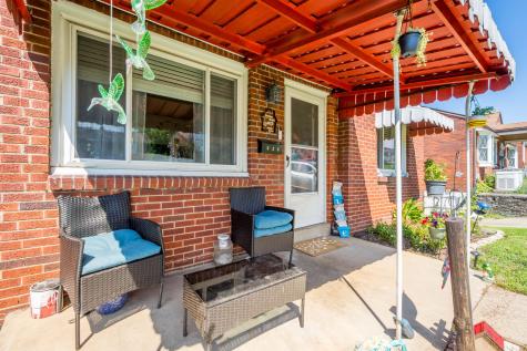 610 Sunnyland Avenue Overbrook PA 15227