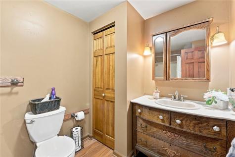 859 Meadowbrook Road Level Green PA 15085