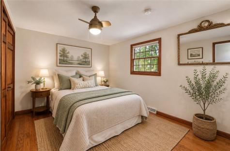 859 Meadowbrook Road Level Green PA 15085