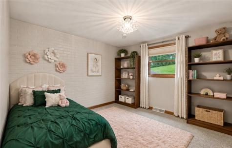 859 Meadowbrook Road Level Green PA 15085