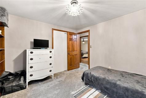 859 Meadowbrook Road Level Green PA 15085