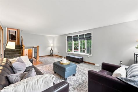 859 Meadowbrook Road Level Green PA 15085
