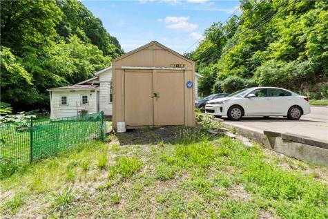 711-713 Mifflin Street Lincoln Place PA 15207