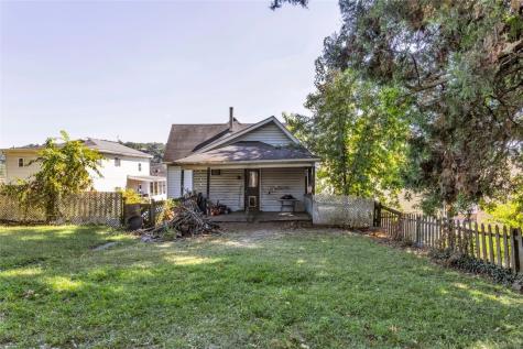 211 E 7th Avenue Tarentum PA 15084