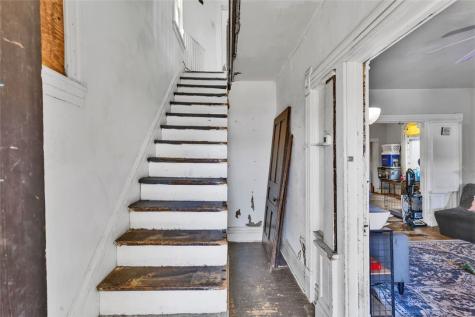 211 E 7th Avenue Tarentum PA 15084