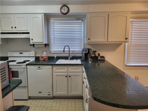 117 Farmington Drive Township Of But Nw PA 16001