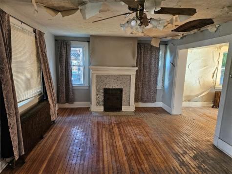 58 Evans Avenue Ingram PA 15205