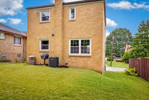 1638 Hawthorne Street Stanton Heights PA 15201