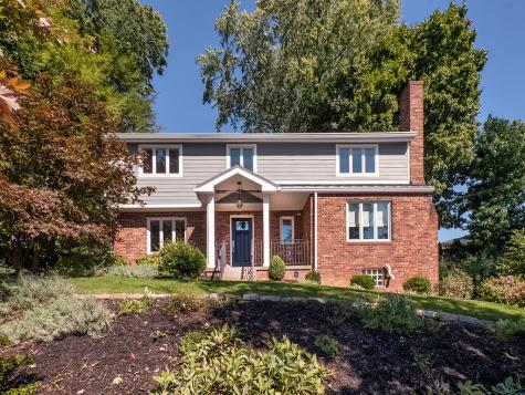 255 Connecting Road Mt Lebanon PA 15228