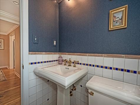 255 Connecting Road Mt Lebanon PA 15228
