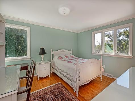 255 Connecting Road Mt Lebanon PA 15228