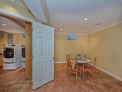 255 Connecting Road Mt Lebanon PA 15228
