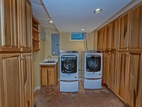 255 Connecting Road Mt Lebanon PA 15228
