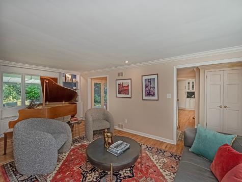 255 Connecting Road Mt Lebanon PA 15228
