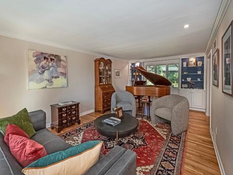 255 Connecting Road Mt Lebanon PA 15228