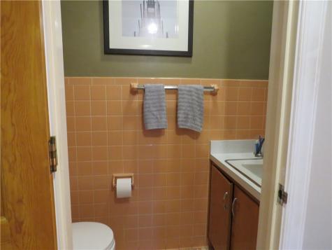 319 N Broad Street Grove City Boro PA 16127