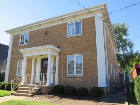 319 N Broad Street Grove City Boro PA 16127