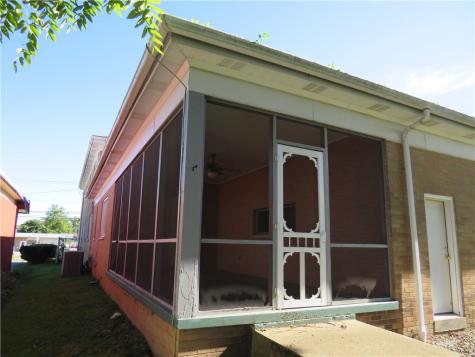 319 N Broad Street Grove City Boro PA 16127