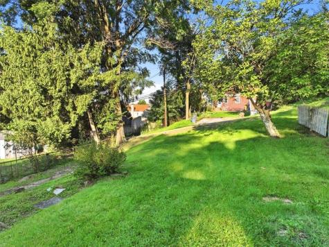 84 Hall Avenue Crafton PA 15205