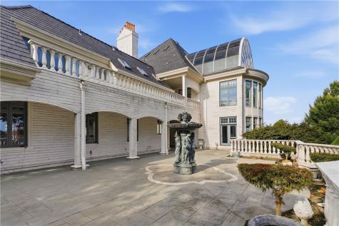 6200 Crown Place Collier Township PA 15142