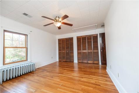 1060 Bank Street Bridgeville PA 15017