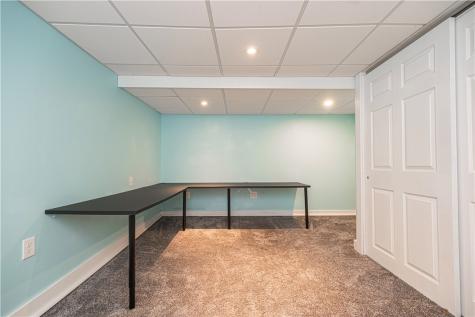 1060 Bank Street Bridgeville PA 15017