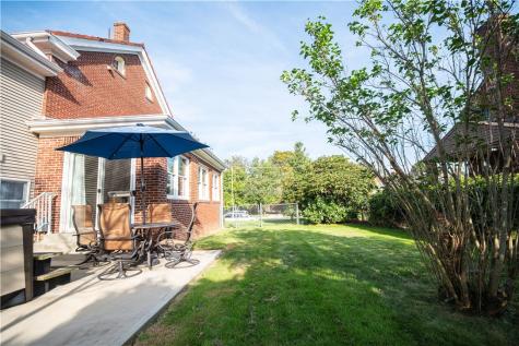 1060 Bank Street Bridgeville PA 15017