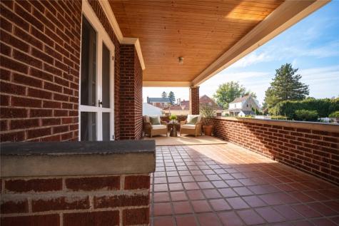 1060 Bank Street Bridgeville PA 15017