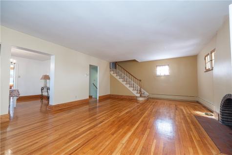 1060 Bank Street Bridgeville PA 15017