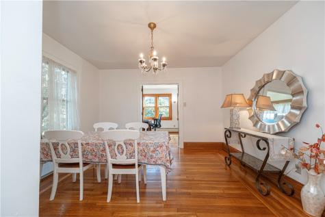1060 Bank Street Bridgeville PA 15017