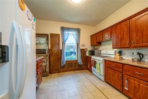 94 Center Avenue Burgettstown Boro PA 15021