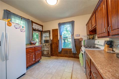 94 Center Avenue Burgettstown Boro PA 15021