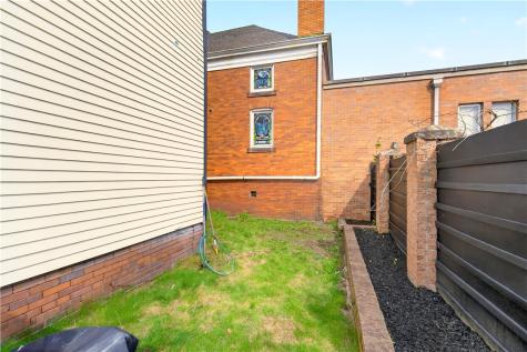 358 Iroquois Place Beaver PA 15009