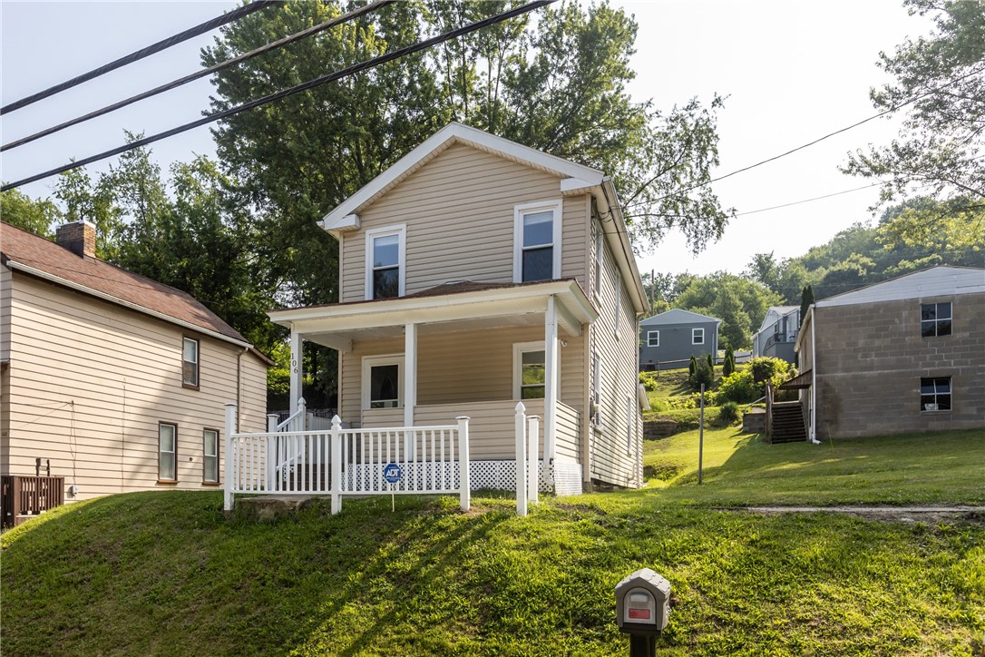 106 6th Avenue East Rochester PA 15042