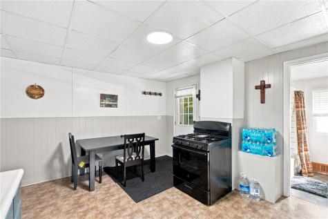 106 6th Avenue East Rochester PA 15042