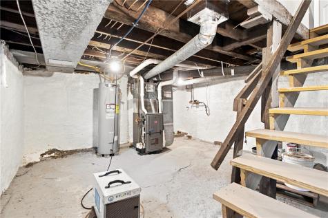 106 6th Avenue East Rochester PA 15042