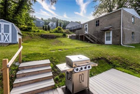 106 6th Avenue East Rochester PA 15042