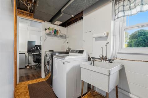 217 Scottsdale Drive Coraopolis PA 15108