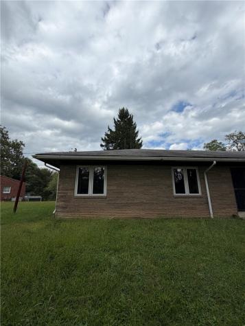 3135 Conway Wallrose Road Economy PA 15005
