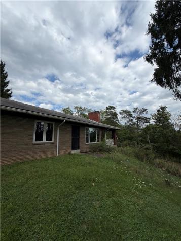 3135 Conway Wallrose Road Economy PA 15005